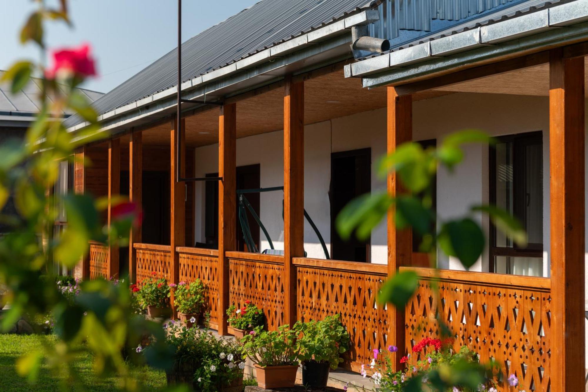 Alvani Inn K'vemo Alvani Exterior photo